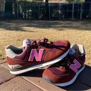 New worn once still in box UNISEX New Balance 574
